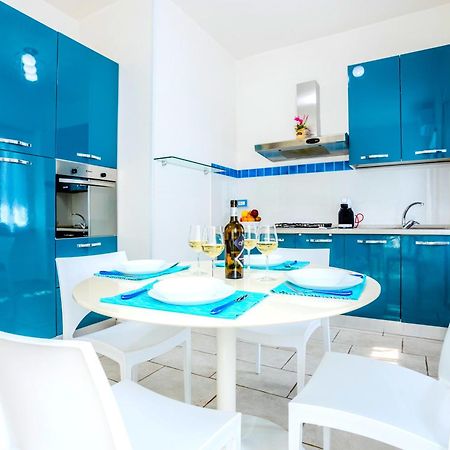Hostly - Vittoria House - Near The Center With Private Parking Apartment Napoli Bagian luar foto
