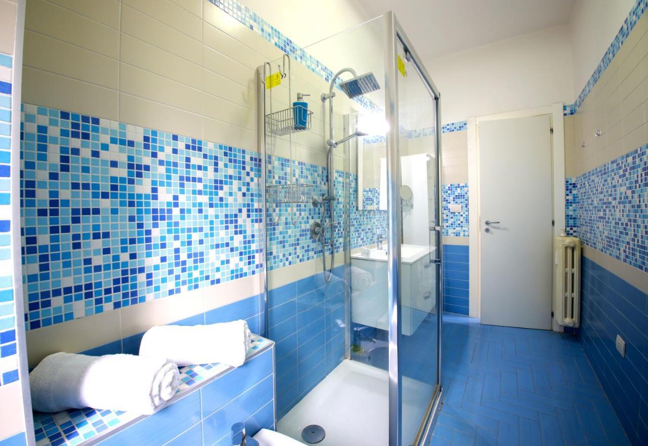 Hostly - Vittoria House - Near The Center With Private Parking Apartment Napoli Bagian luar foto