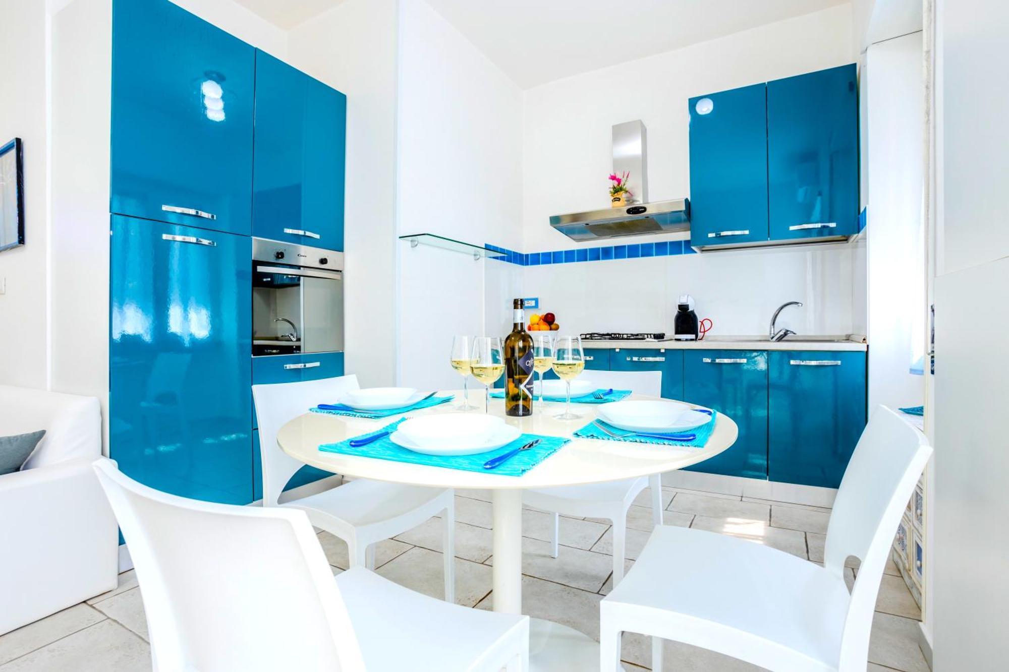 Hostly - Vittoria House - Near The Center With Private Parking Apartment Napoli Bagian luar foto